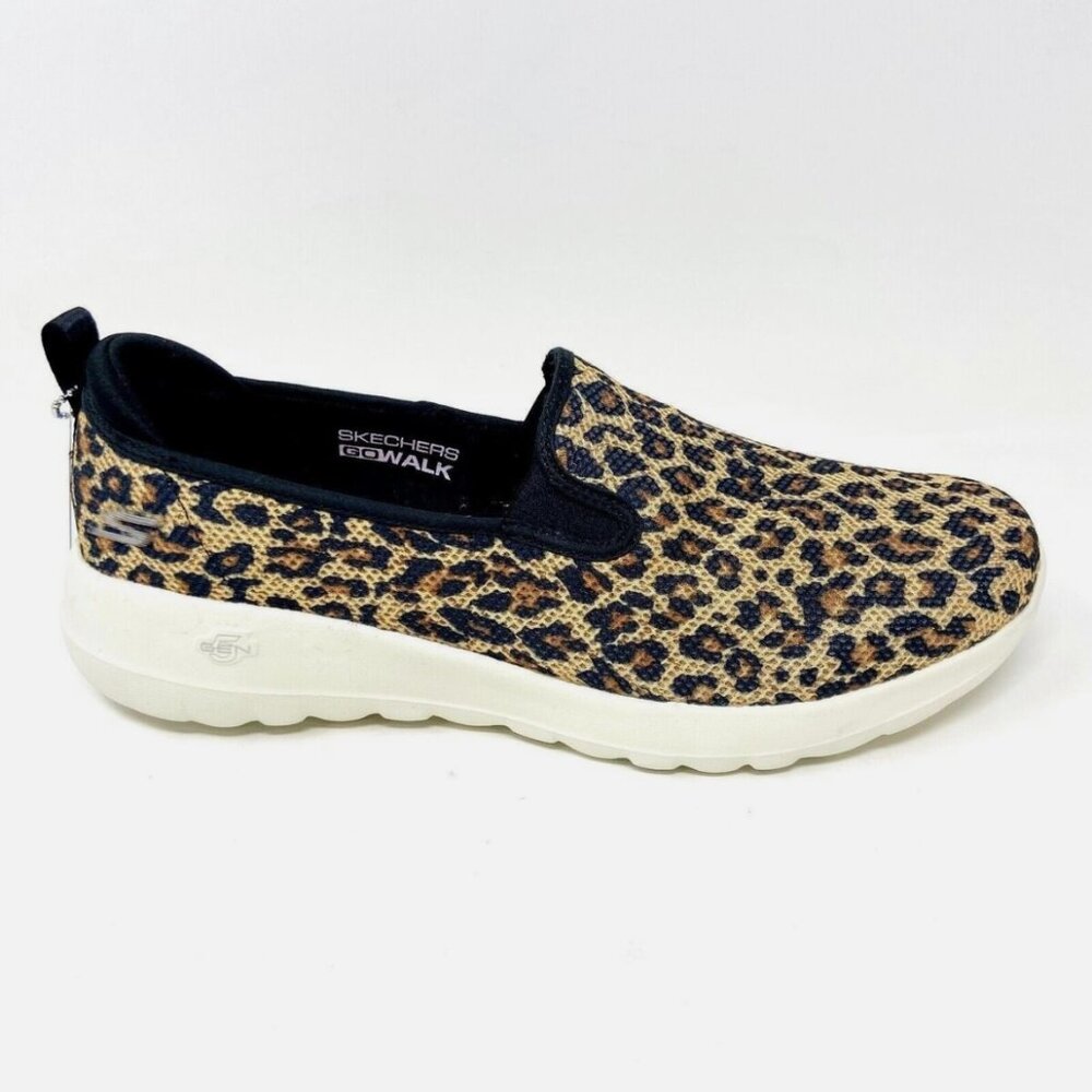 Leopard Print Slip On Sneakers Skechers GoWalk Women’s Size 9 NWT
